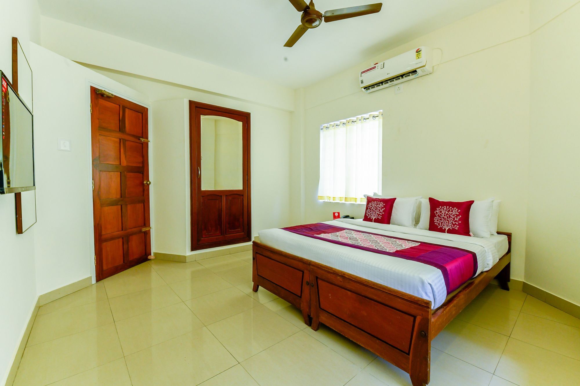Oyo 11328 Hotel Chandrika Residency Kochi Zewnętrze zdjęcie